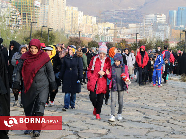 همايش پياده روي خانوادگي مناسبت روز پرستار