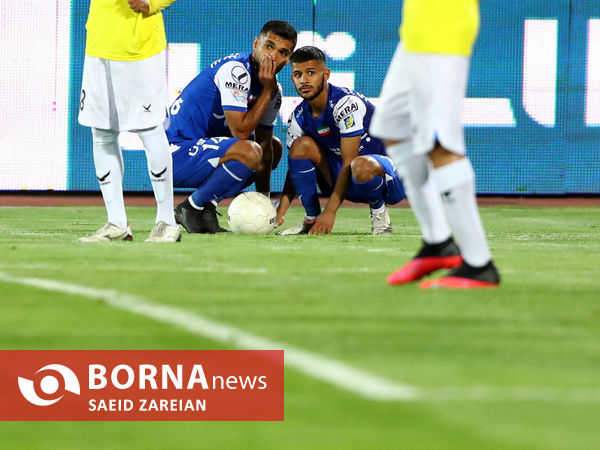 دیدار تیم های استقلال تهران - صنعت نفت آبادان