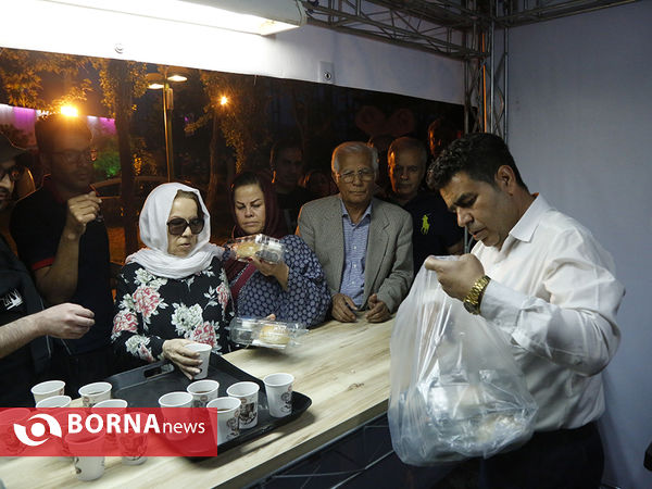افطاری ساده در باشگاه انقلاب
