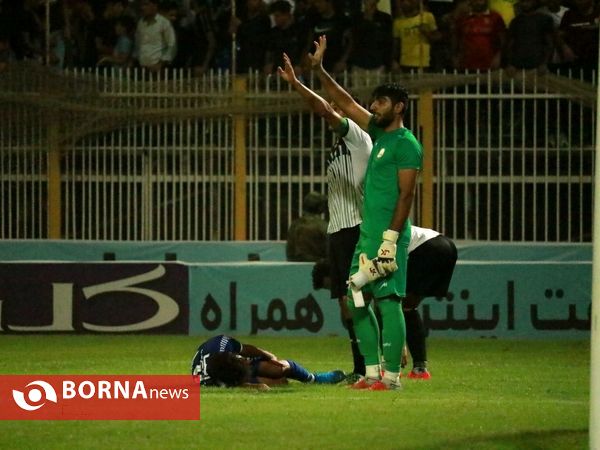 حاشیه دیدار تیم های نفت مسجدسلیمان و استقلال تهران