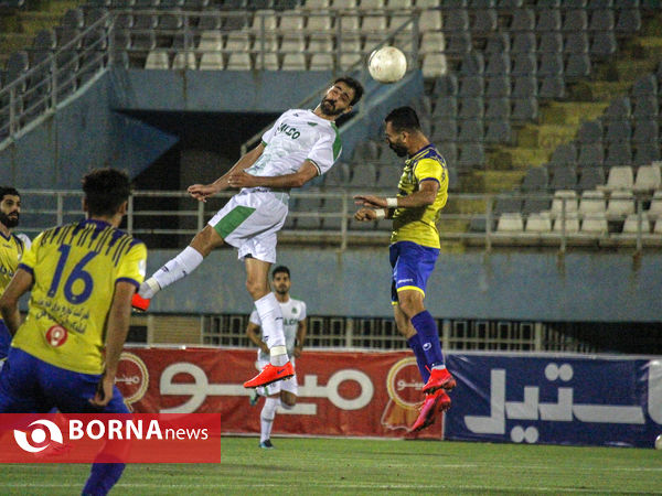 دیدار تیم های فوتبال آلومینیوم اراک-نفت مسجدسلیمان