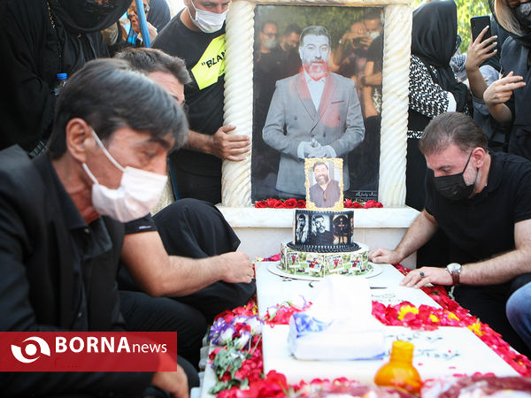 جشن تولد مرحوم علی انصاریان بر سر مزارش