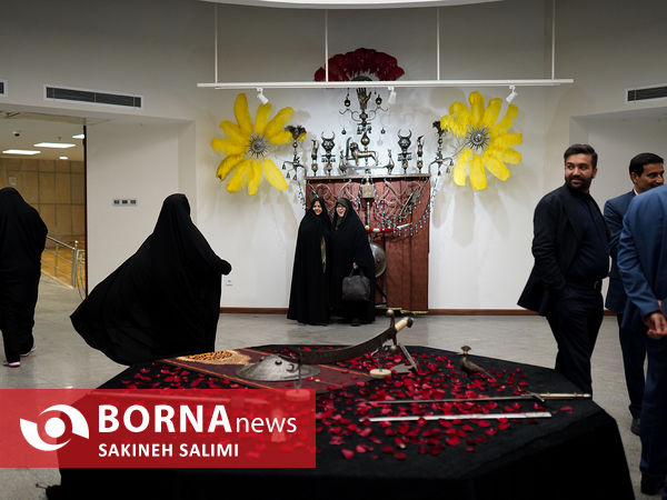  آیین برافراشتن پرچم عزای حسینی برفراز بلندترین سکوی پرچم ایران