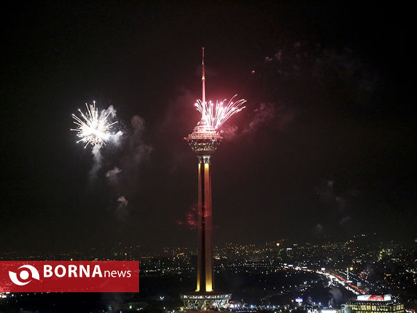 نورافشانی  تهران در شب ۲۲ بهمن