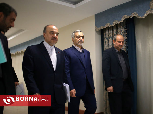 هم اندیشی صمیمانه جوانان با دولت