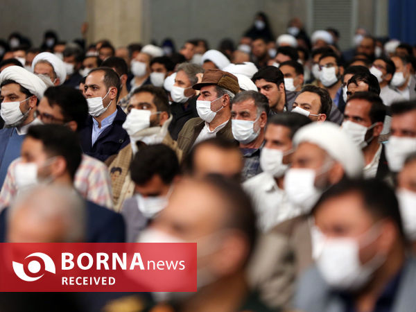 دیدار صدها نفر از مردم استان اصفهان با مقام معظم رهبری