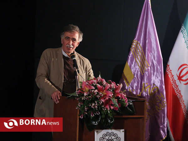 تقدیر از اصغر فرهادی و گروه فیلم‌ «فروشنده»