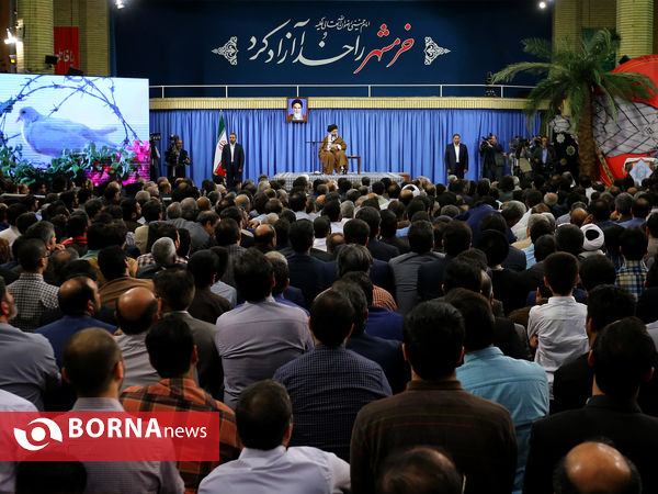 مراسم شب خاطره دفاع مقدس با حضور مقام معظم رهبری