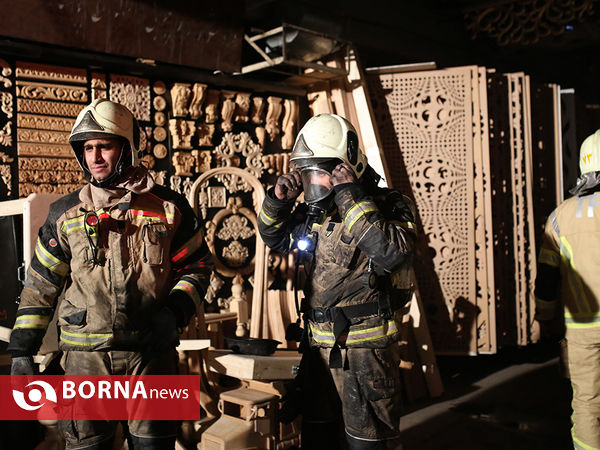 آتش سوزی انبار چوب در منطقه پل چوبی - تهران