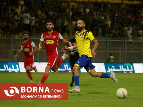 دیدار تیم های فوتبال نفت مسجدسلیمان - پرسپولیس