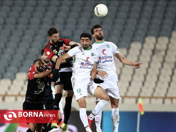 دیدار تیم های فوتبال  پرسپولیس - ماشین‌سازی