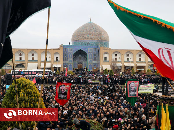 تجمع مردمی و سوگواری سردار سپهبد شهید قاسم سلیمانی در میدان نقش جهان اصفهان