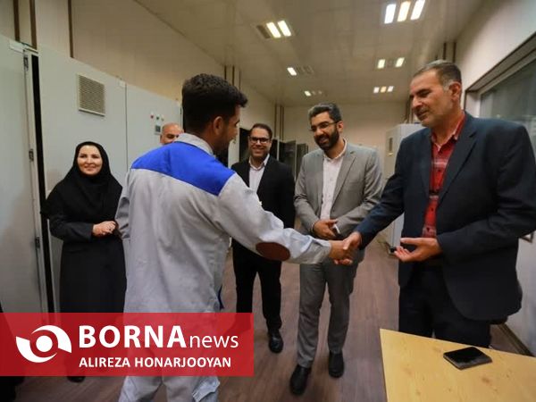 تجلیل از کارگران واحدهای تولیدی و صنعتی اروند