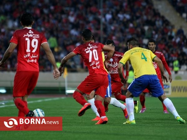 دیدار تیم های فوتبال پرسپولیس- صنعت نفت آبادان