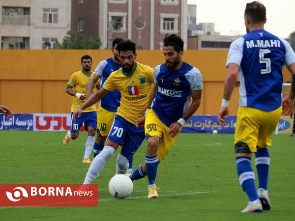 دیدار تیم های فوتبال صنعت نفت - شمس آذر قزوین