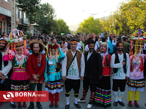 افتتاحیه چهاردهمین جشنواره بین المللی تئاتر خیابانی مریوان