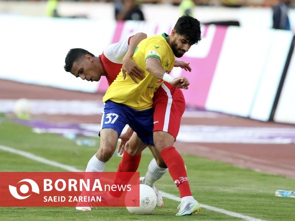 دیدار تیم های فوتبال پرسپولیس - صنعت نفت