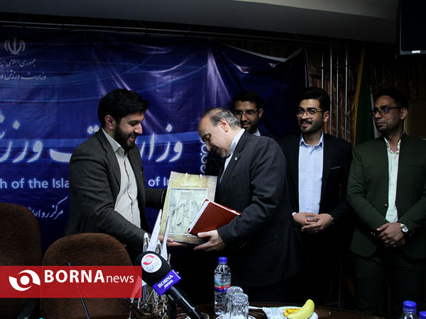 نشست وزیر ورزش و جوانان  با نمایندگان سمن های سه استان کشور