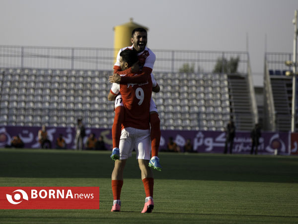 دیدار تیم های گسترش فولاد تبریز و پرسپولیس با برتری شاگردان برانکو