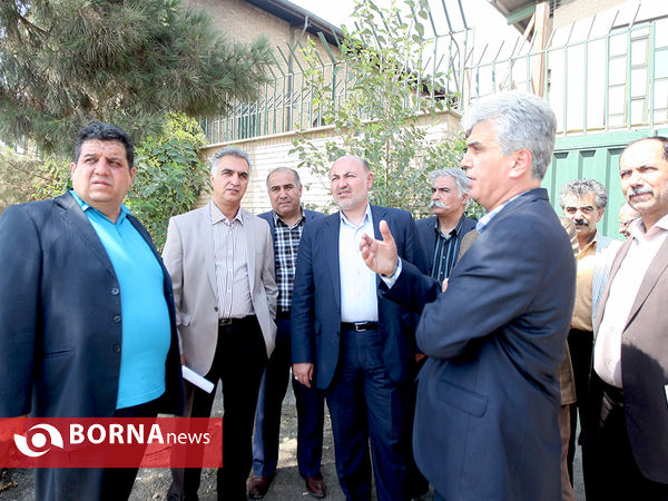 بازدید فرماندار قدس از کارخانه مهیار سنگ شکن