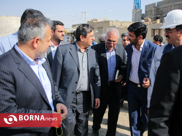 بازدید رئیس بانک مرکزی از خط دو قطار شهری اصفهان