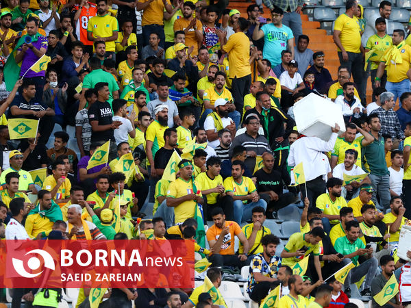 دیدار تیم های استقلال تهران - صنعت نفت آبادان