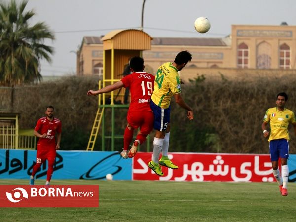 دیدار تیم های فوتبال صنعت نفت - شهر خودرو