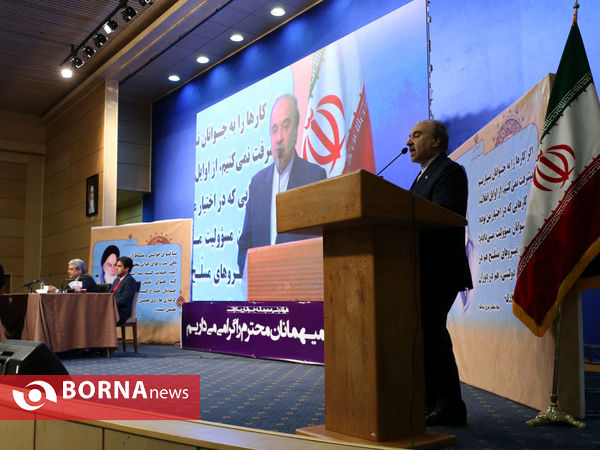 هم اندیشی صمیمانه جوانان با دولت