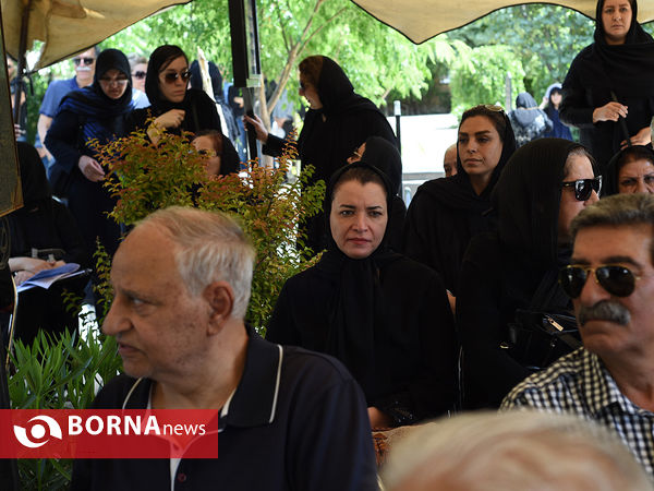 تشییع پیکر تورج لارودی