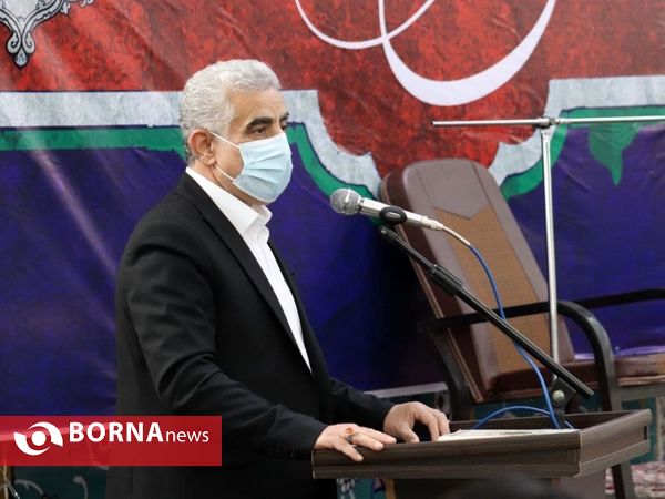 مراسم گلباران گلزار شهدای رشت به مناسبت آغاز دهه فجر