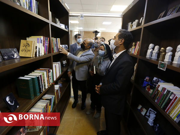 آیین افتتاح کتابخانه و رونمایی از محصولات شهروندی و اجتماعی در شیراز