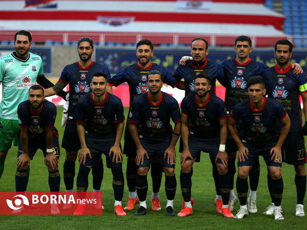 دیدار تیم های نساجی مازندران و استقلال تهران
