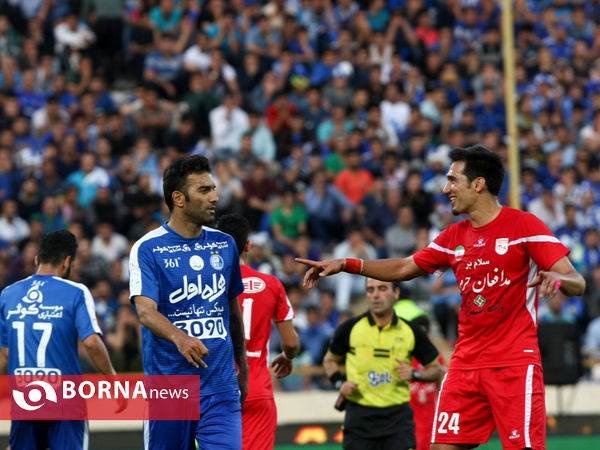 در حاشیه دیدار استقلال - تراکتور سازی
