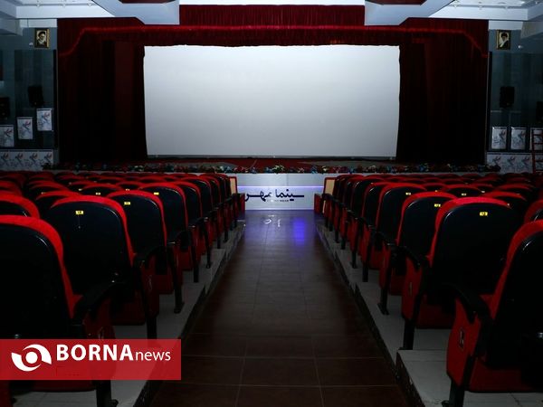 نشست خبری فیلم"اتاق تاریک" در سینما مهر آبادان