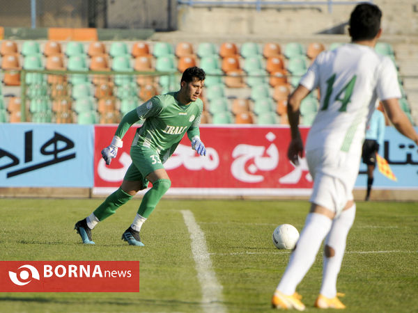 دیدار تیم های فوتبال پیکان- آلومینیوم اراک