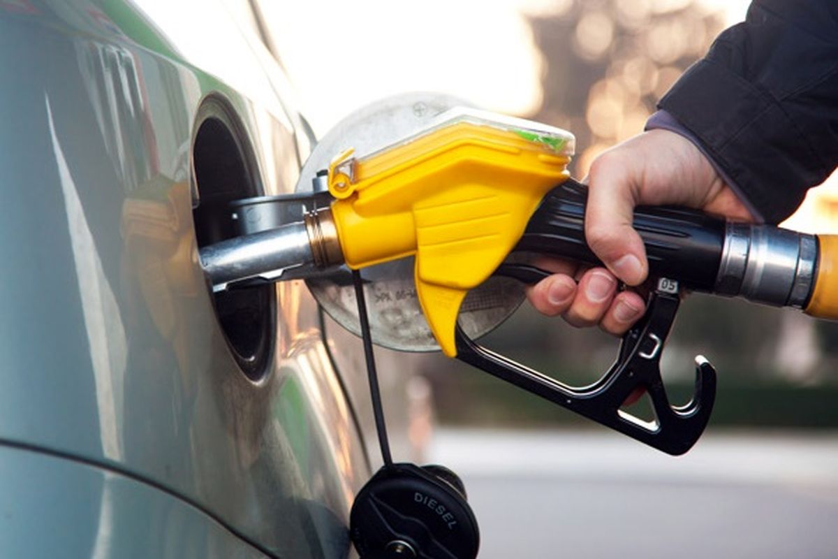 افزایش ۵ درصدی مصرف بنزین در 29 اسفند 1401 نسبت به روز قبل تر/ مصرف روزانه 138 میلیون لیتر زنگ خطر را به صدا درآورد