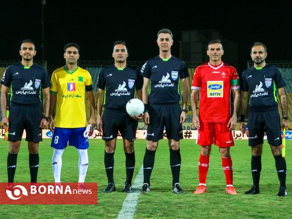 دیدار تیم های فوتبال صنعت نفت - پرسپولیس