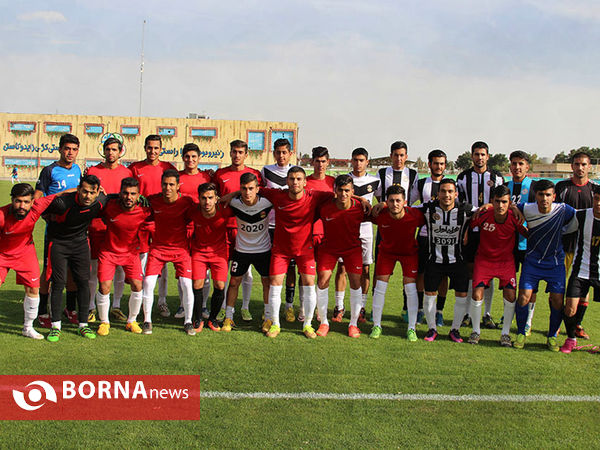 مسابقه دوستانه فوتبال تیم ملی دانش آموزی ایران با تیم جوانان قشقایی شیراز