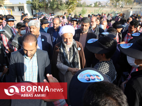 دیدار نماینده ولی فقیه در فارس با همکلاسی های دانش آموز شهید ترور شاهچراغ(ع)