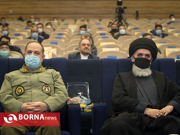 همایش تجلیل از هنرمندان وزارت دفاع و پشتیبانی نیروهای مسلح