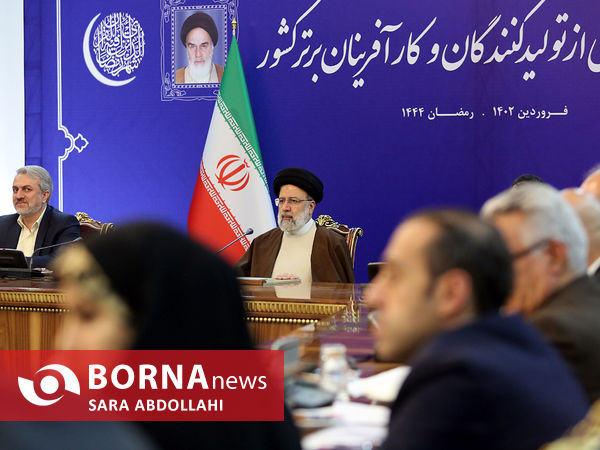 دیدار جمعی از تولیدکنندگان و کارآفرینان با رئیس جمهوری