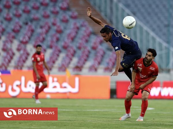 دیدار تیم های فوتبال پرسپولیس -  گل‌گهر