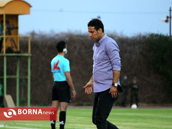 در حاشیه دیدار تیم های صنعت نفت آبادان - پیکان تهران