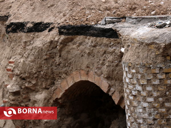 بقایای سازه قدیمی مدفون در  بارون آواک تبریز