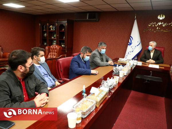 اعطای حکم ریاست هادی ساعی از سوی وزیر ورزش و جوانان