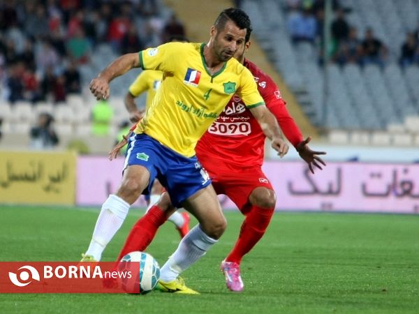 دیدار تیم های فوتبال پرسپولیس- صنعت نفت آبادان