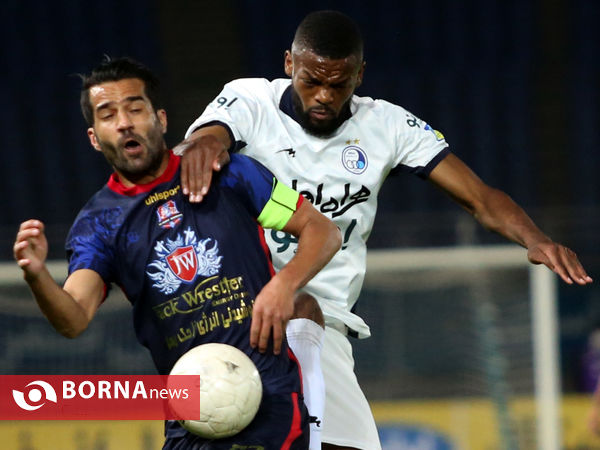 دیدار تیم های نساجی مازندران و استقلال تهران