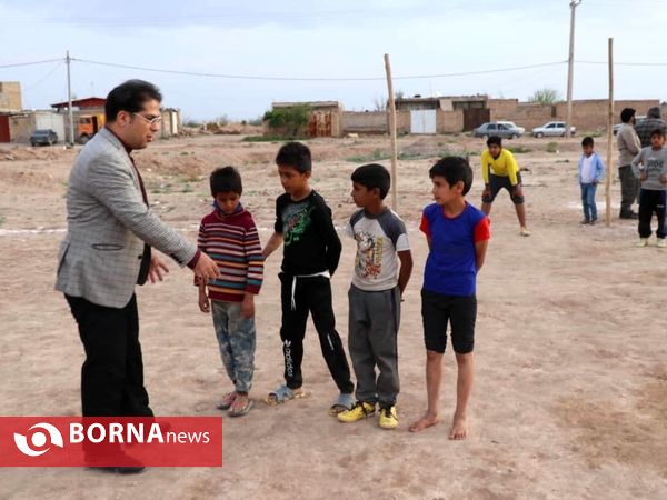 حضور مدیران هیئت فوتبال استان کرمان و باشگاه مس کرمان در محله محروم «حجتیه» شهر کرمان