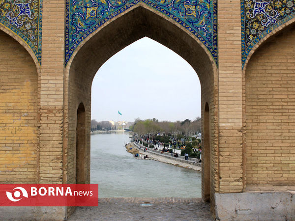 زاینده رود در بهار