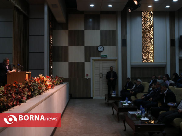نشست صمیمی وزیر کشور با اصحاب رسانه